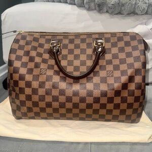 Authentic Louis Vuitton speedy 35